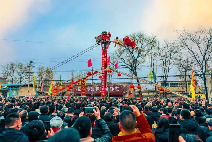 “非遗”项目秦寺村狮子爬天桥