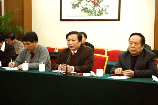 编辑)12月16日下午,副省长史济春带领省煤矿安全监察局局长牛森营,省