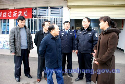 图文省政府副秘书长詹洪方莅临长葛督导检查集中整治严重交通违法行为